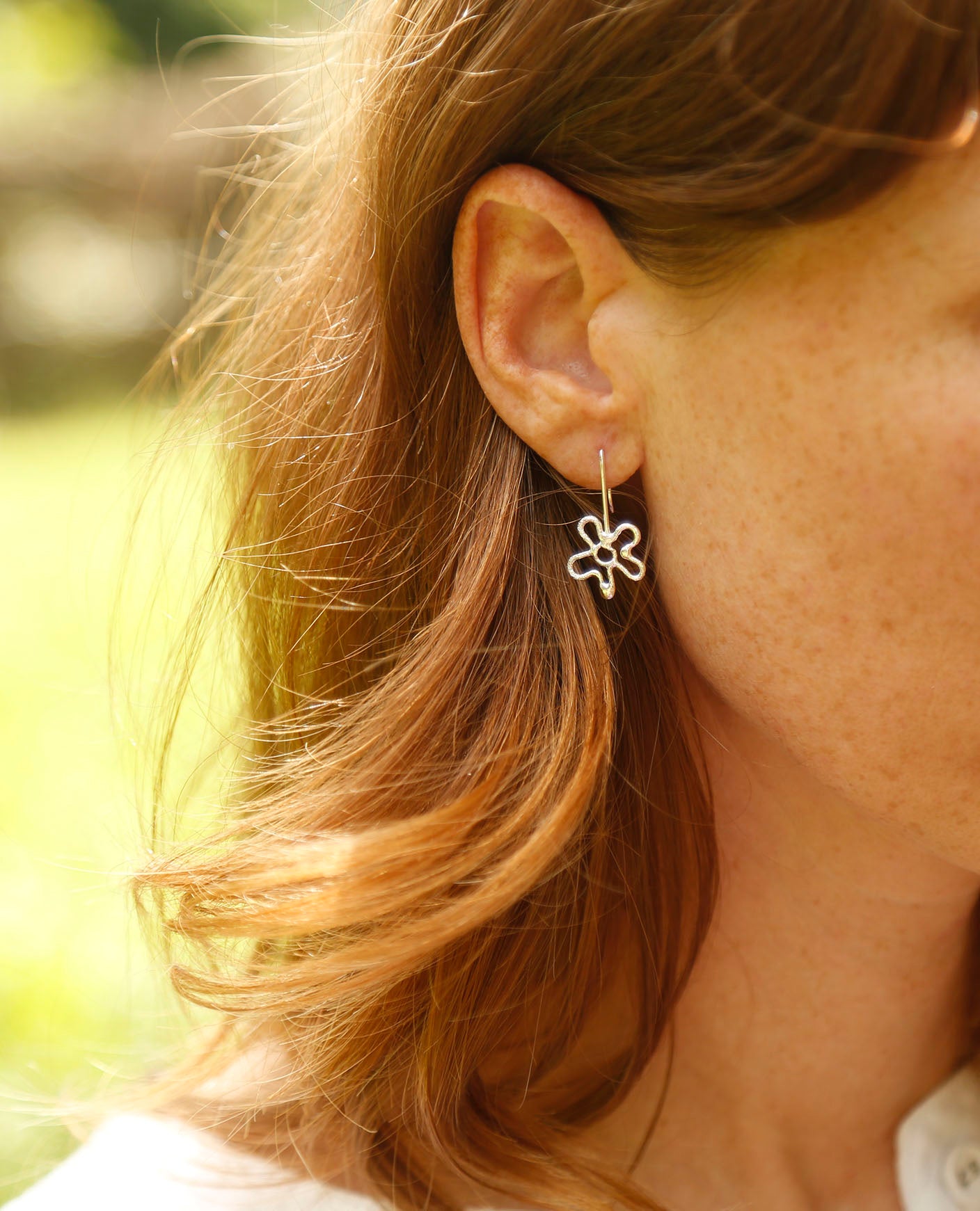 flower earrings | native daisy | solid silver