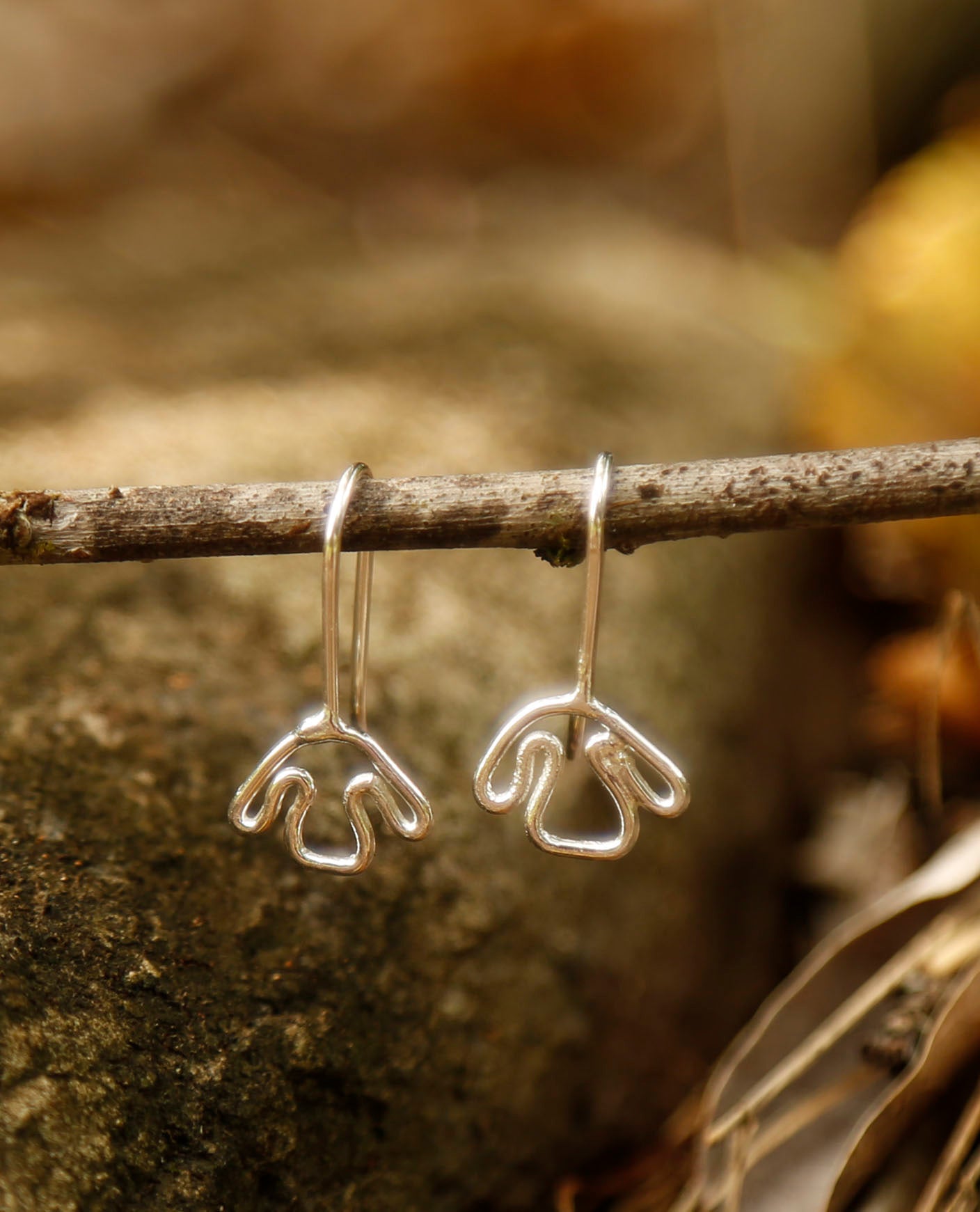 dinosaur earrings | small ornithopod | solid silver