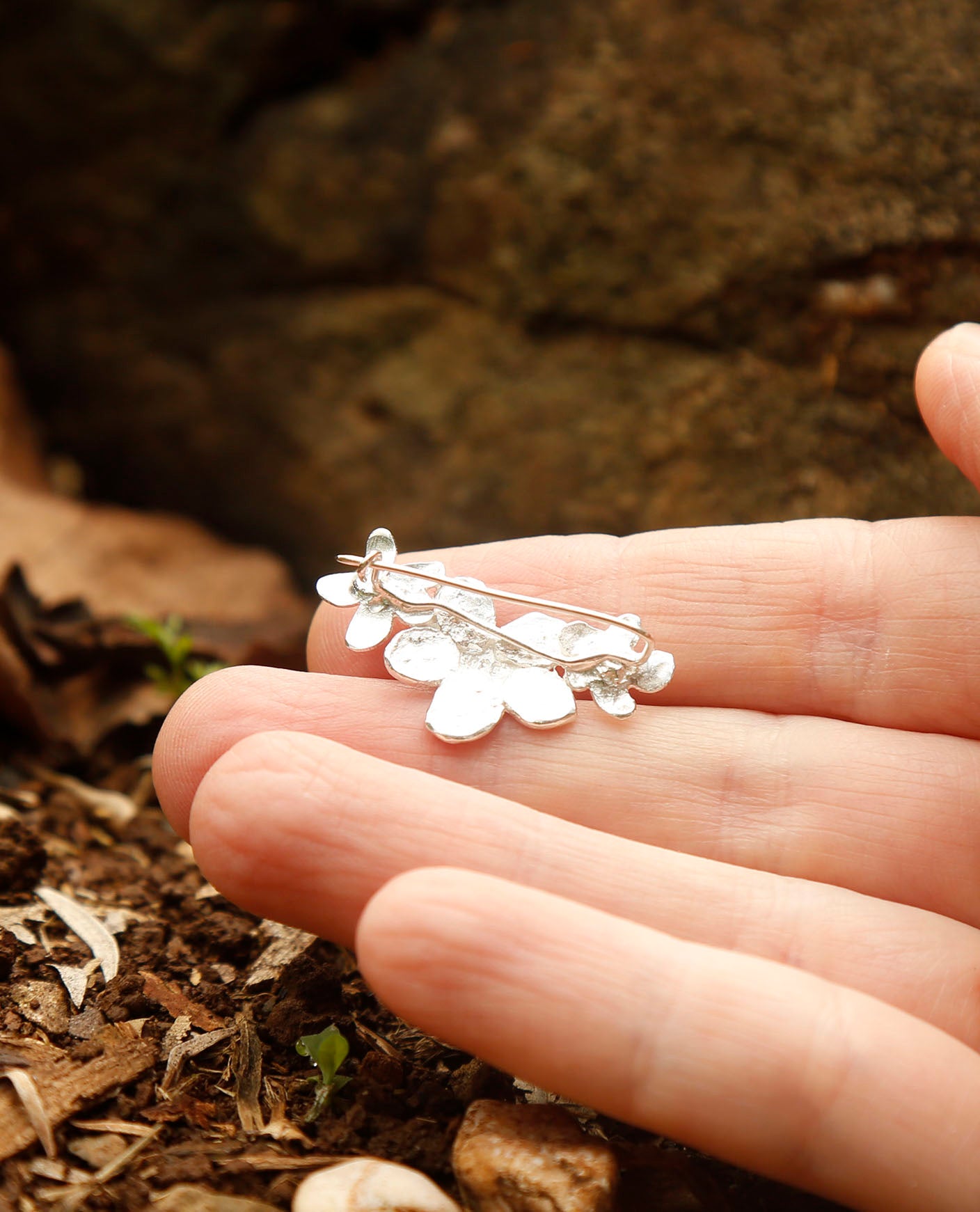 emerald brooch | solid silver