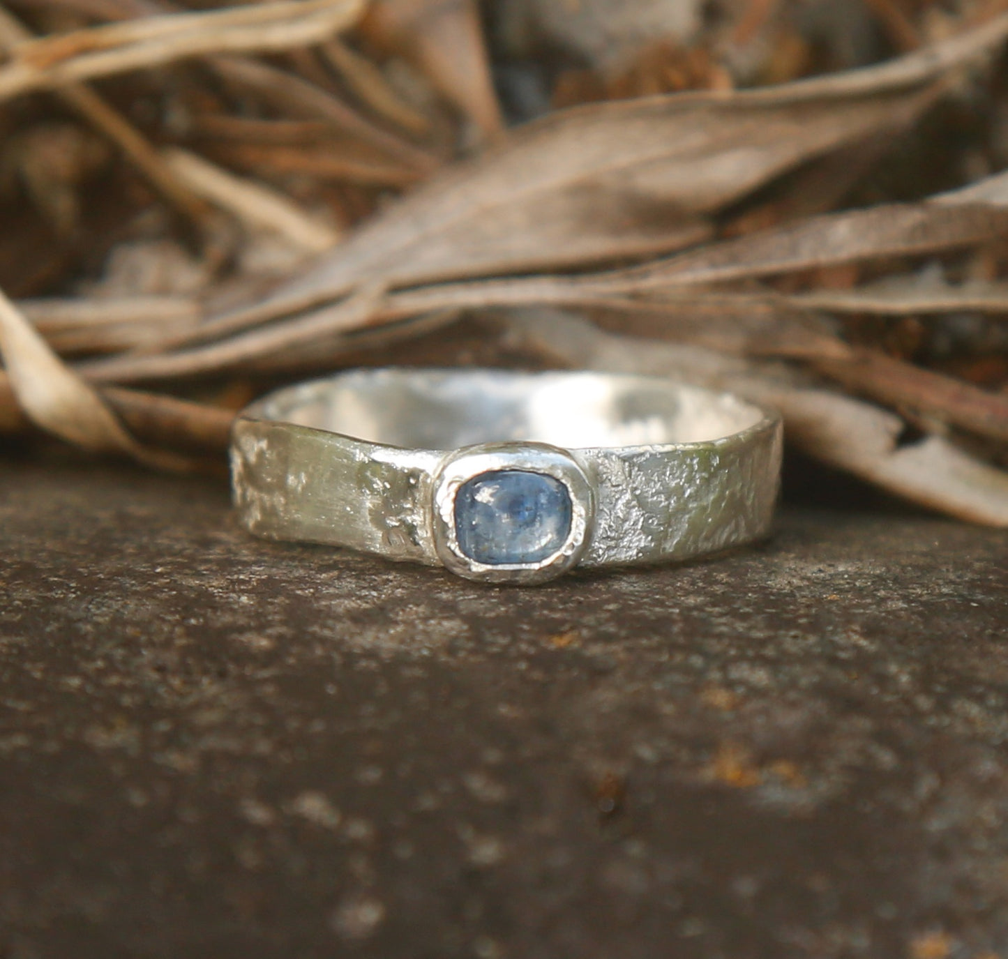 kyanite ring in solid silver | W 1/2