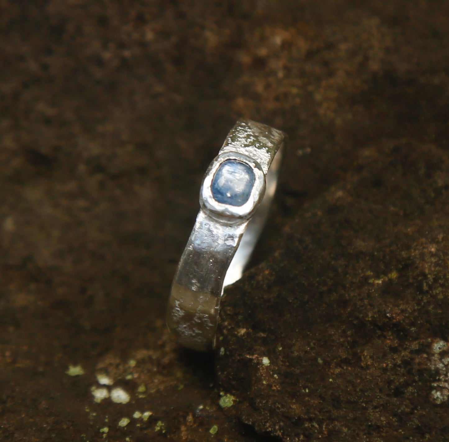 kyanite ring in solid silver | W 1/2