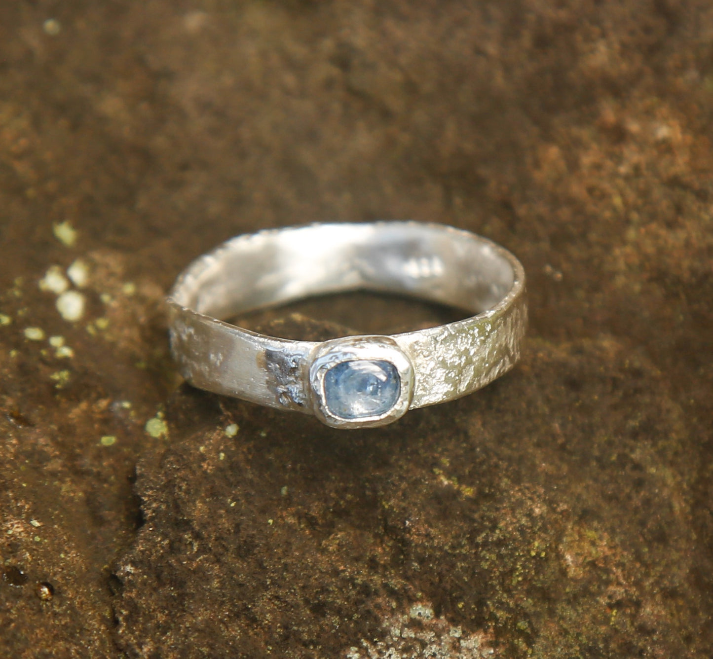 kyanite ring in solid silver | W 1/2