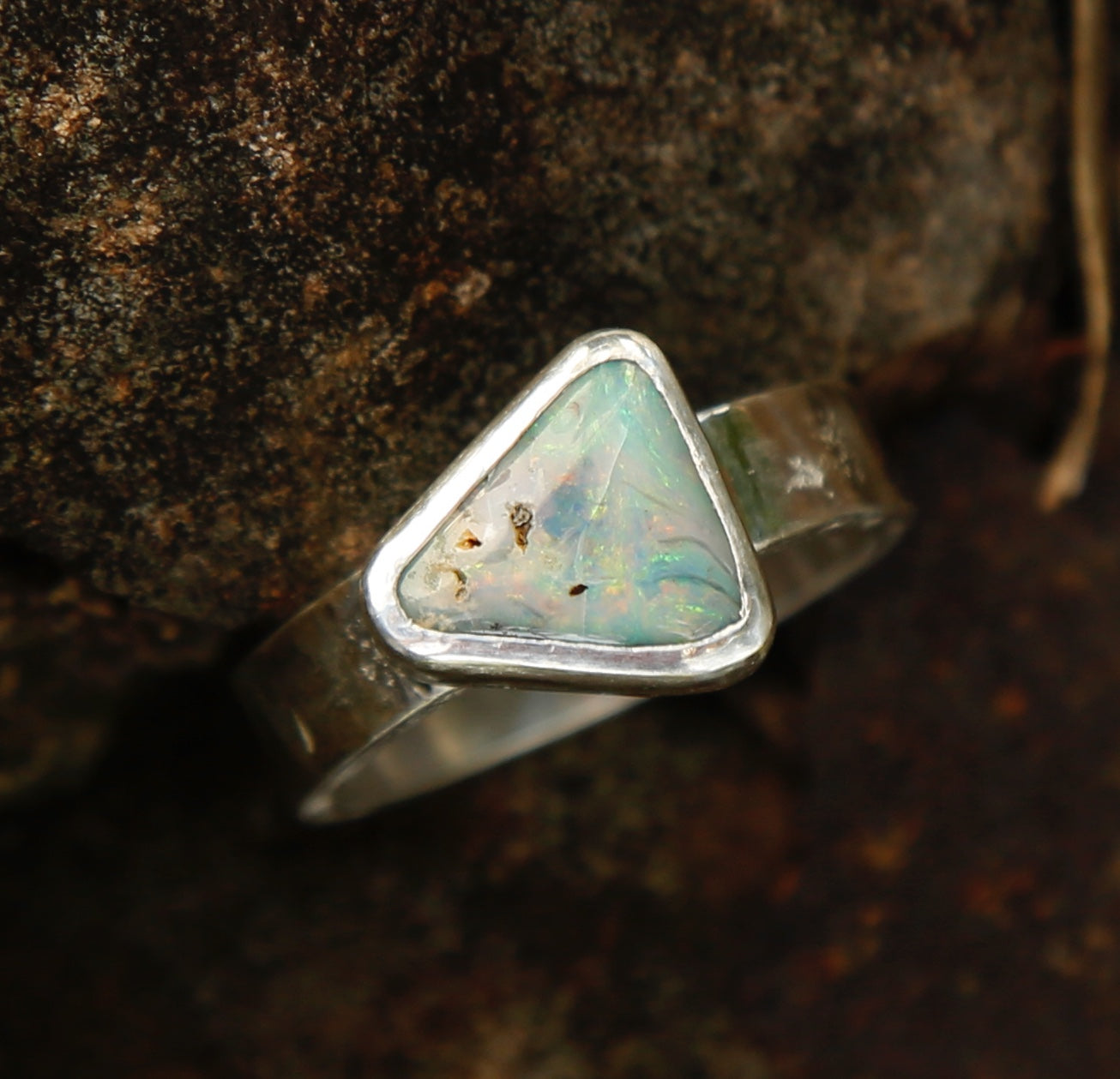 opal ring in solid silver | T