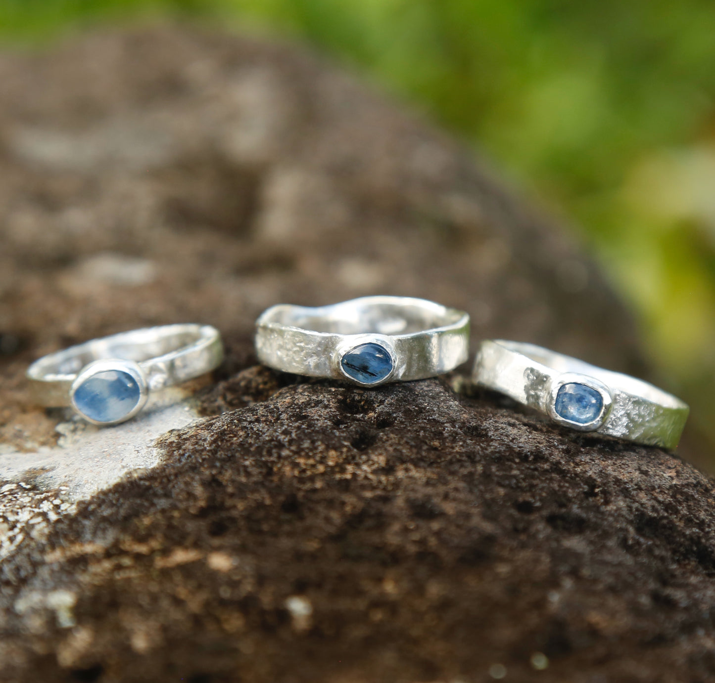 kyanite ring in solid silver | U