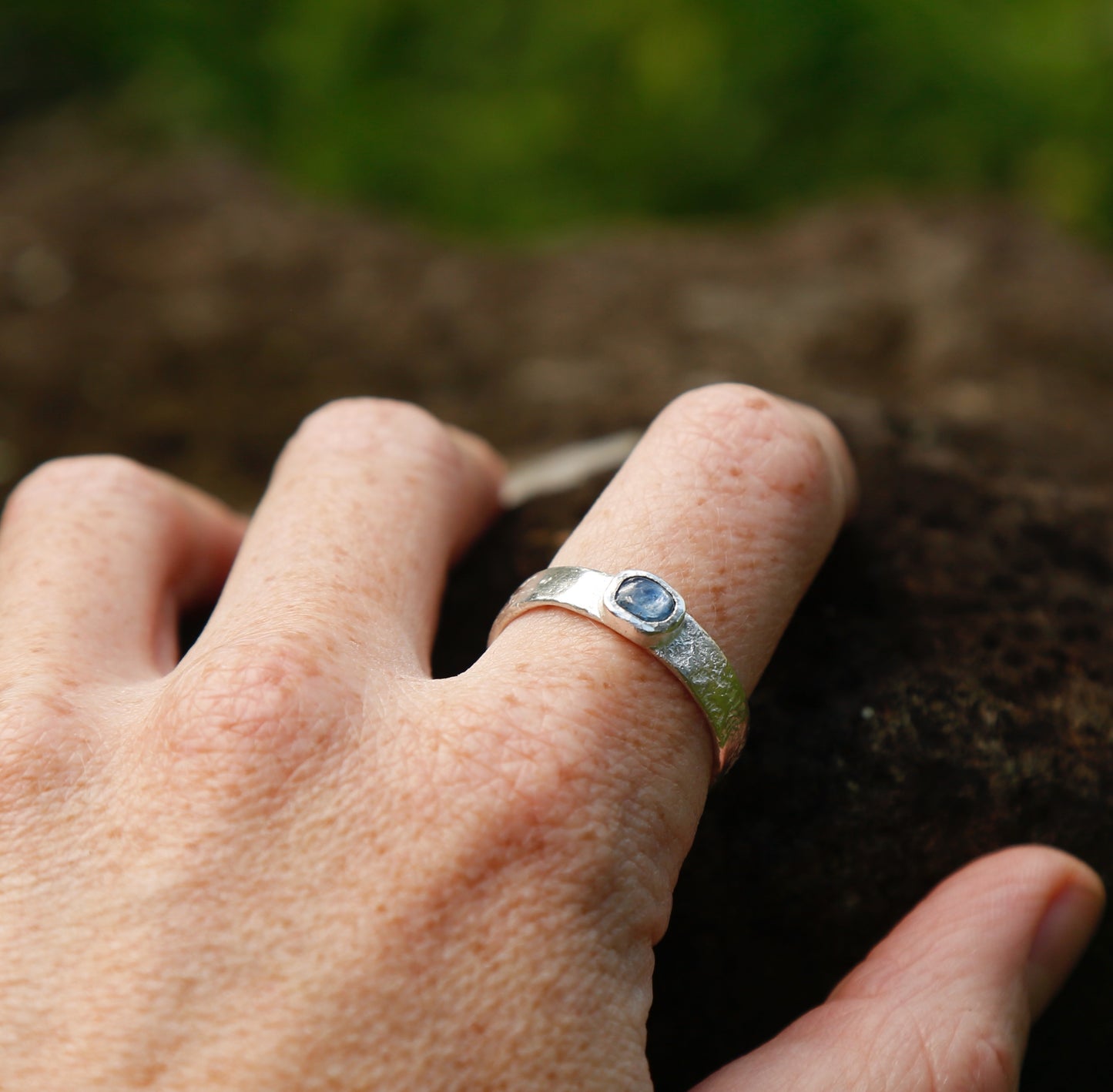 kyanite ring in solid silver | W 1/2