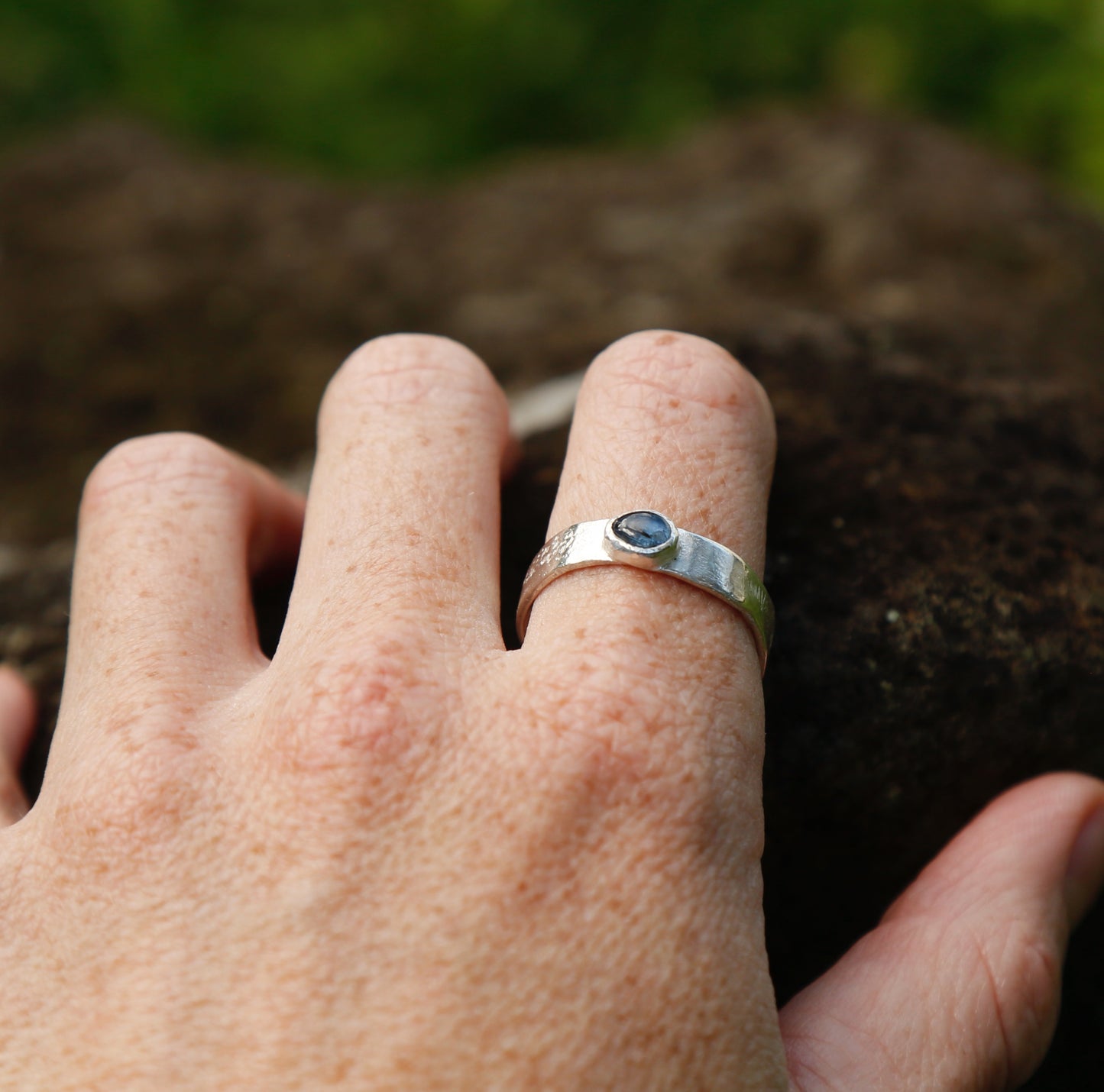 kyanite ring in solid silver | U