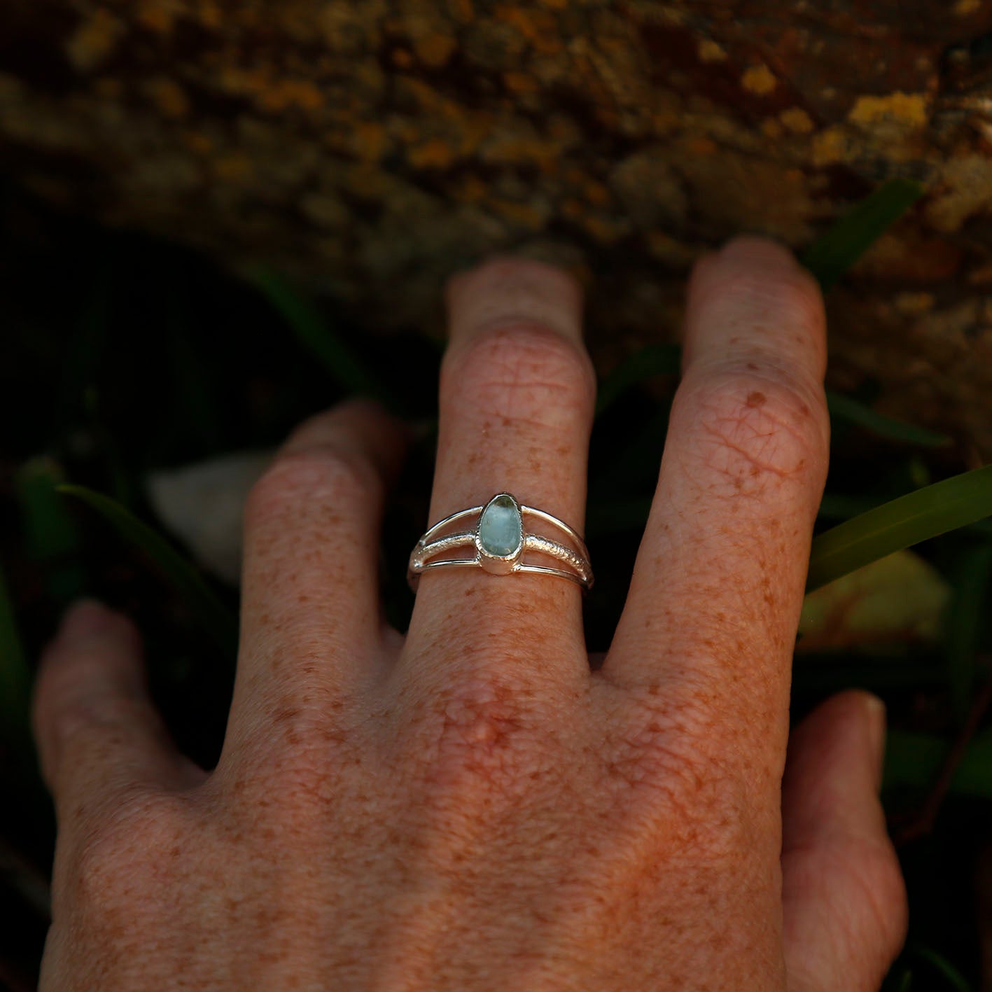 aquamarine banded ring in solid silver | O 1/2