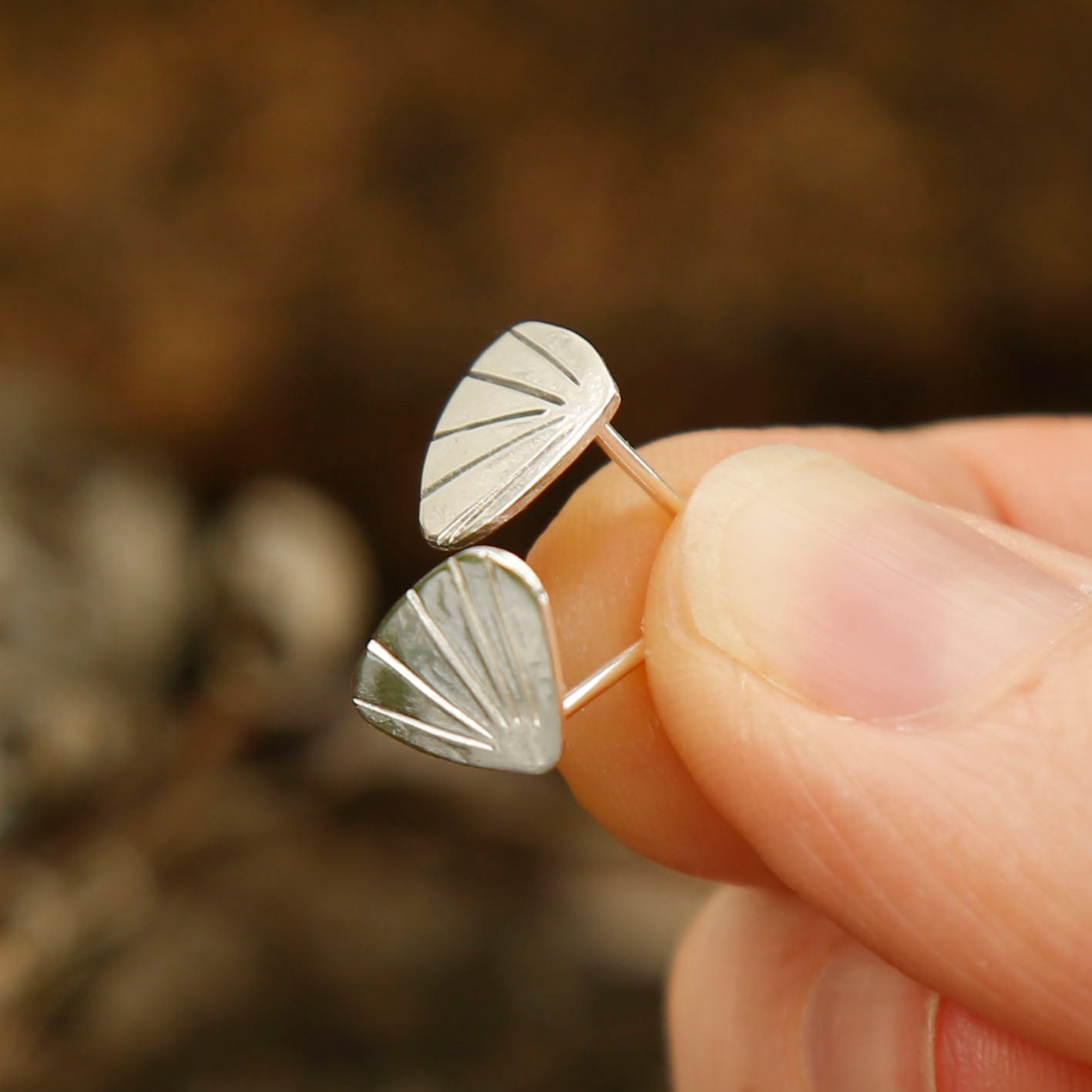 clam studs | solid silver