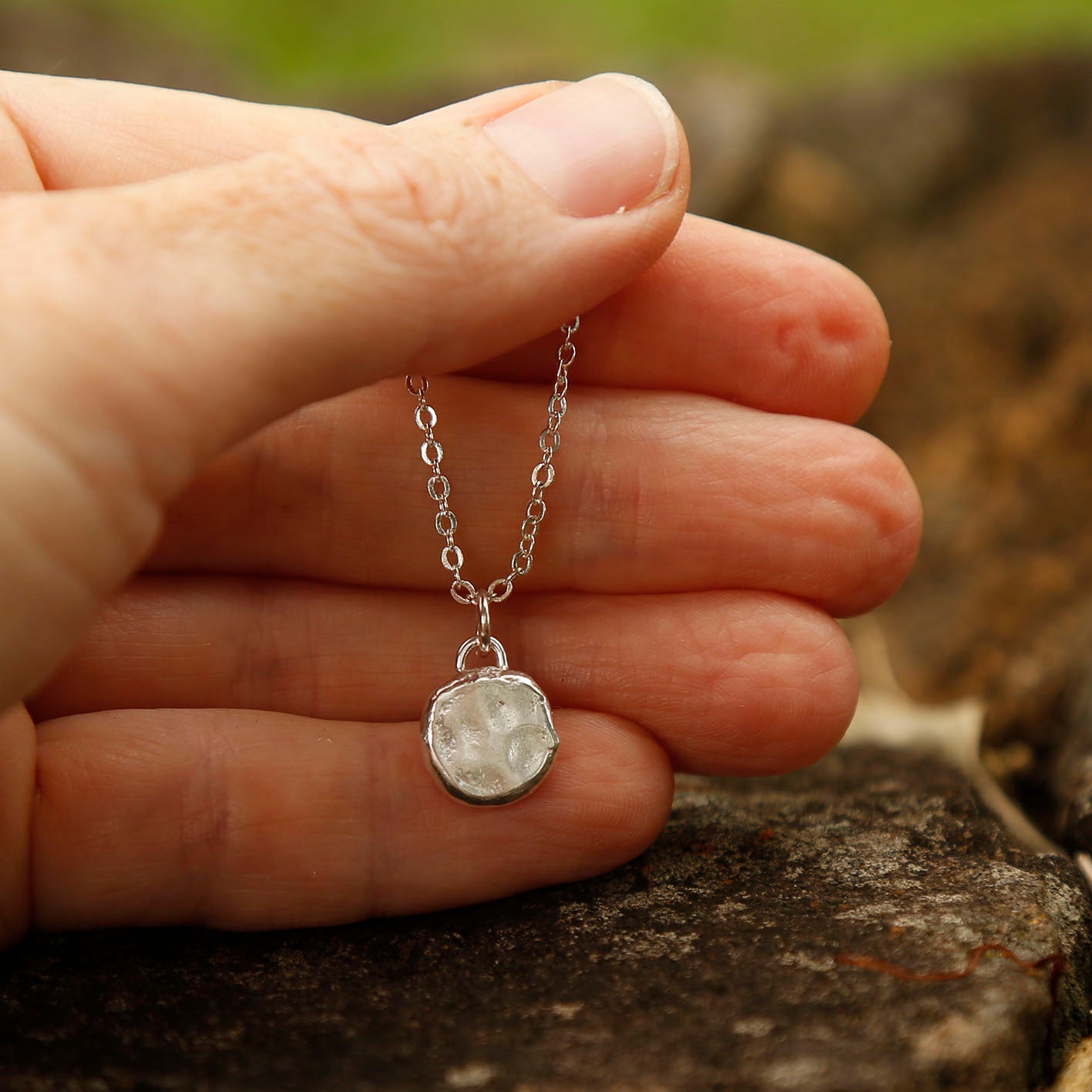 pebble round pendant | solid silver