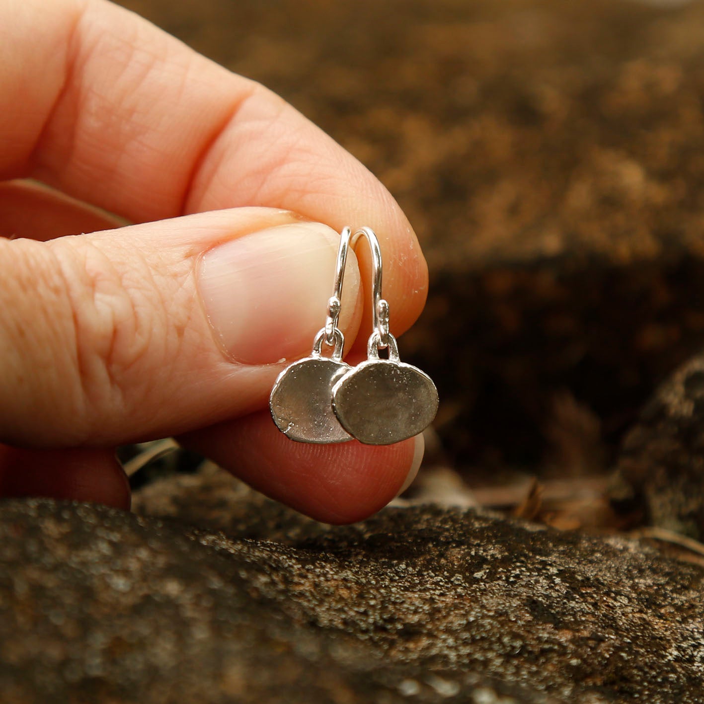 pebble earrings medium | solid silver