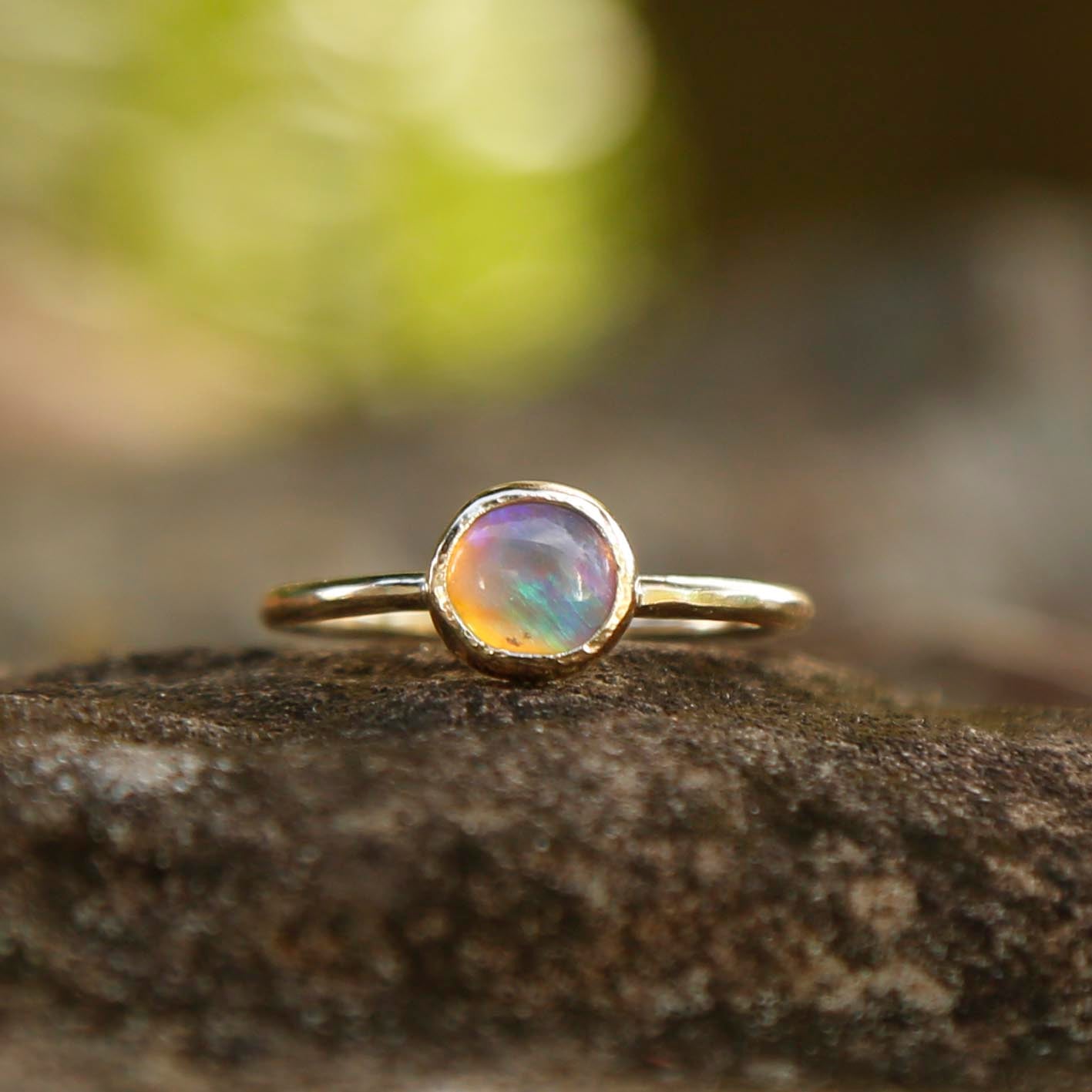 opal ring in solid gold | O