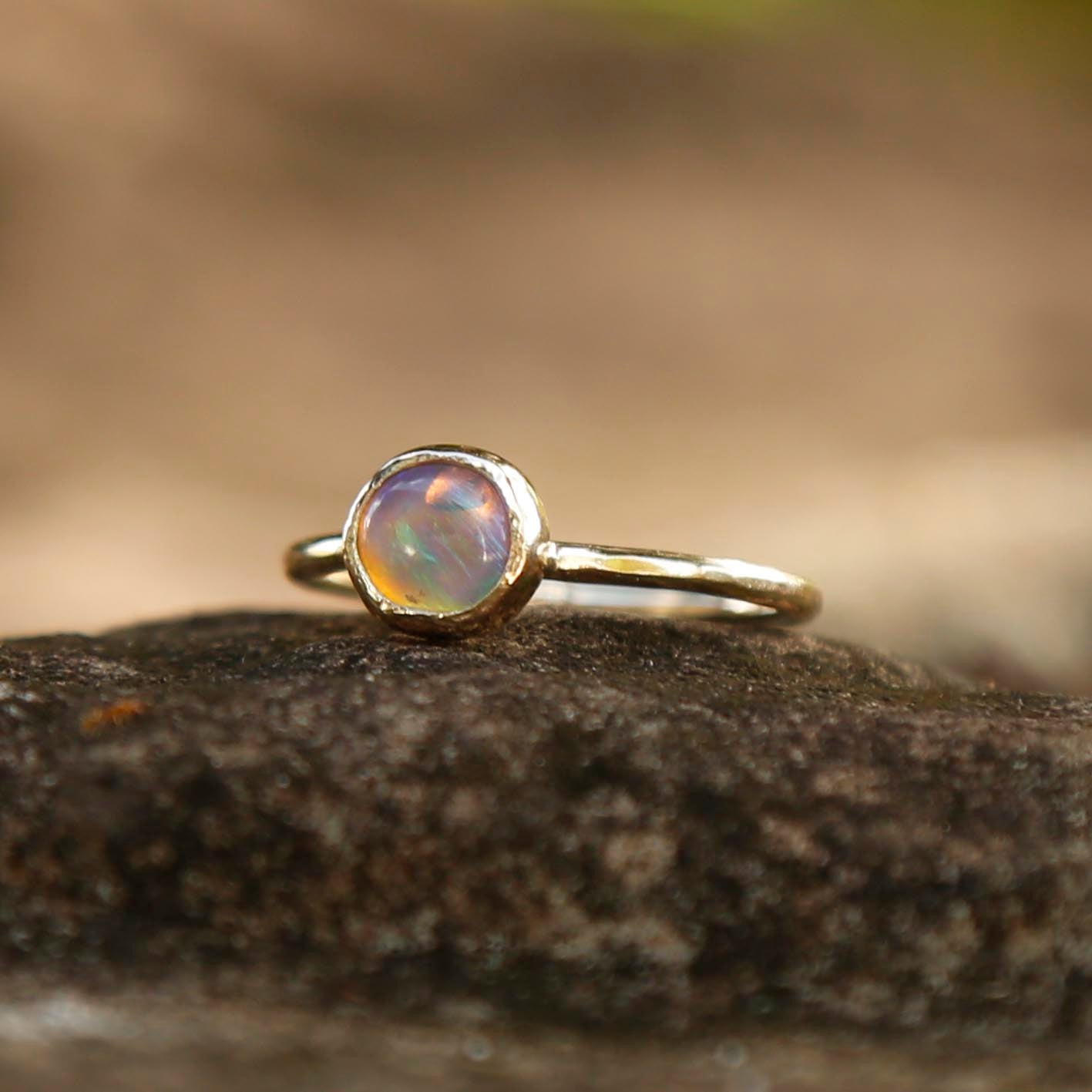 opal ring in solid gold | O