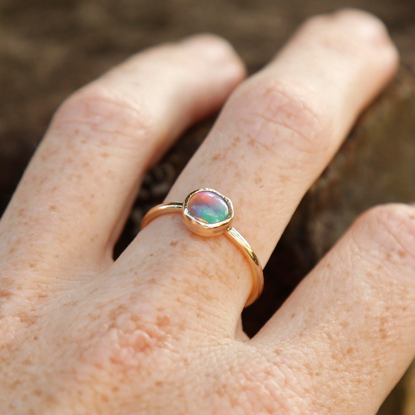 opal ring in solid gold | O