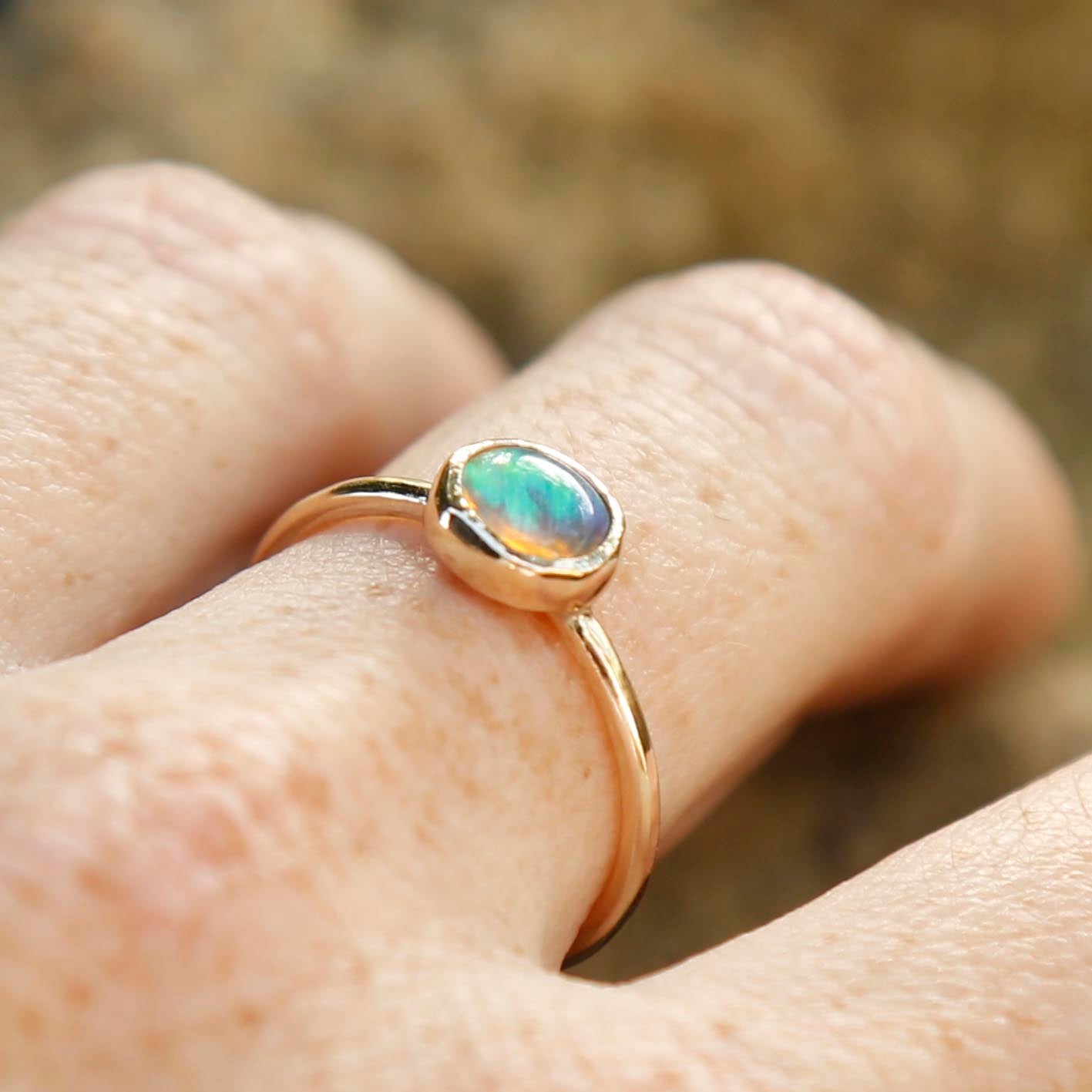 opal ring in solid gold | O