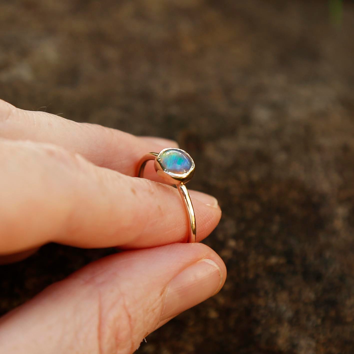 opal ring in solid gold | O