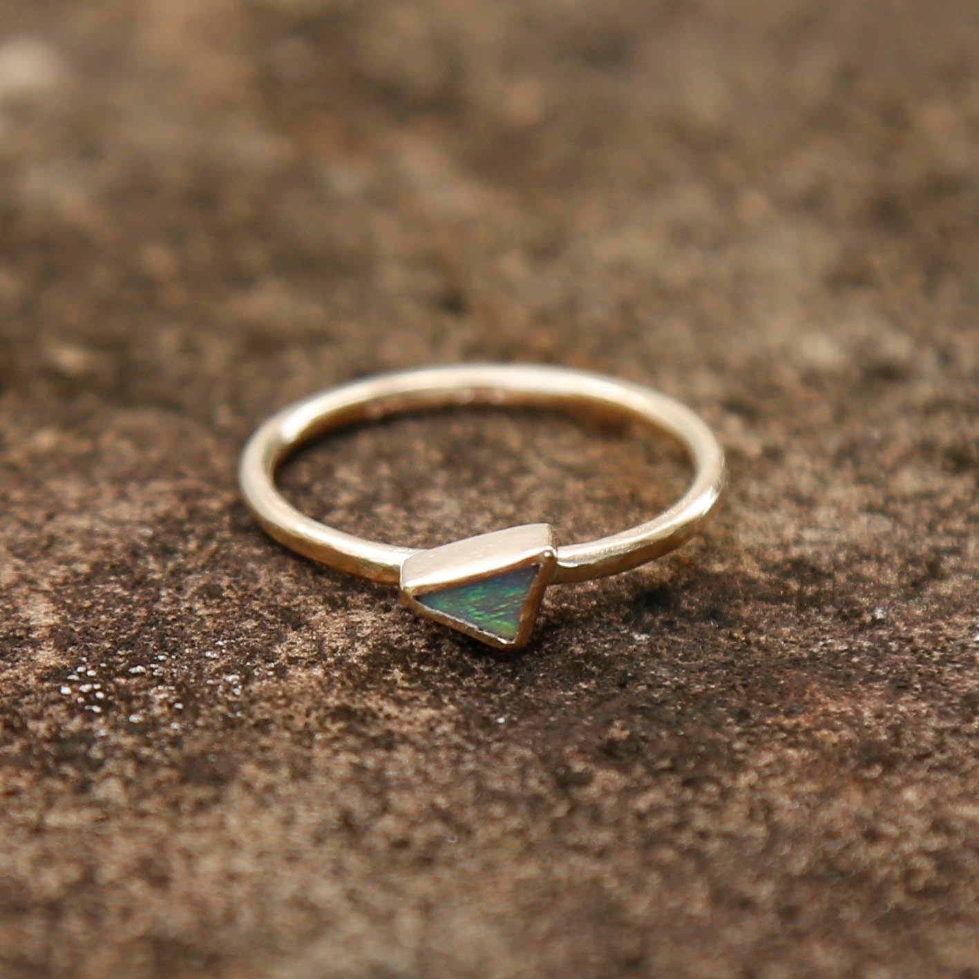 opal ring in solid gold | N 1/2