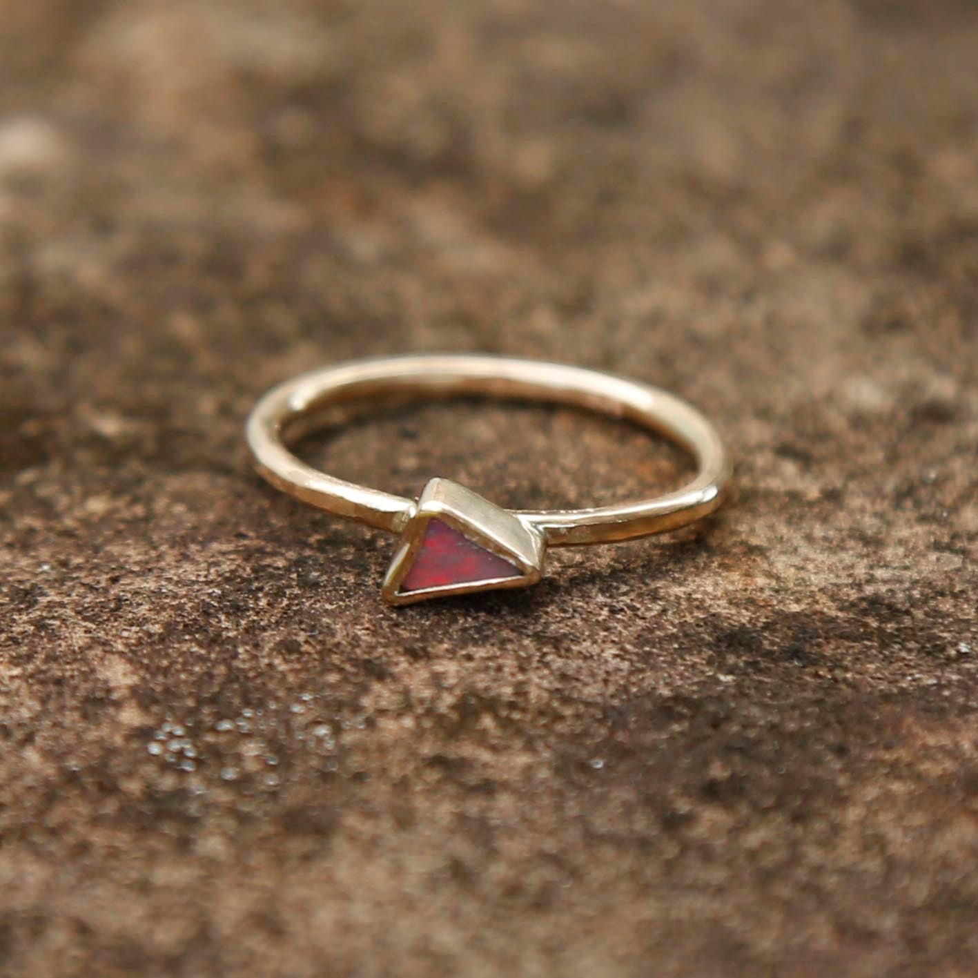 opal ring in solid gold | N 1/2