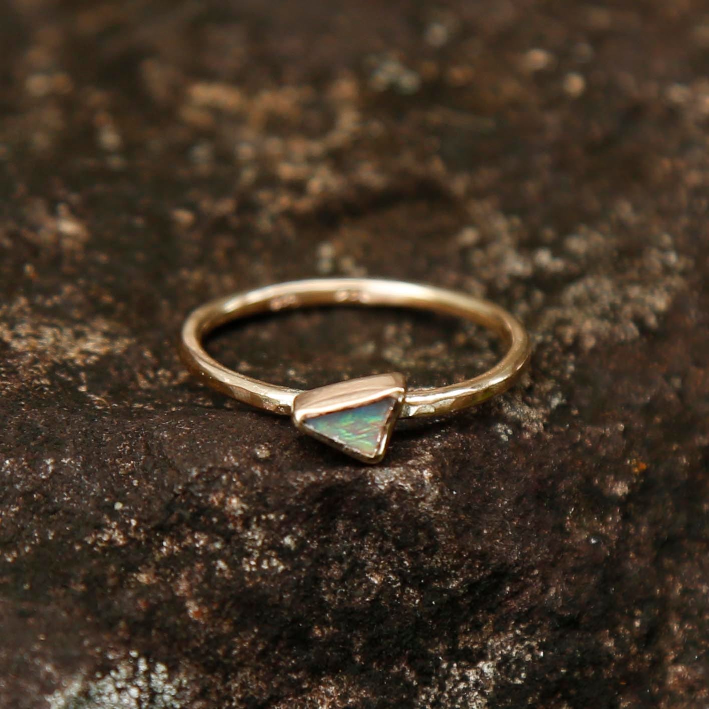 opal ring in solid gold | N 1/2