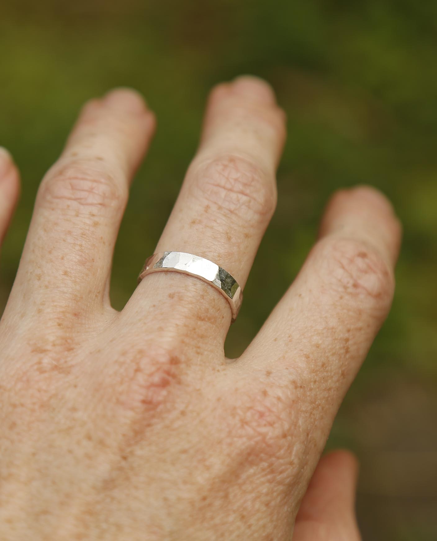 wide band | hammered | solid silver