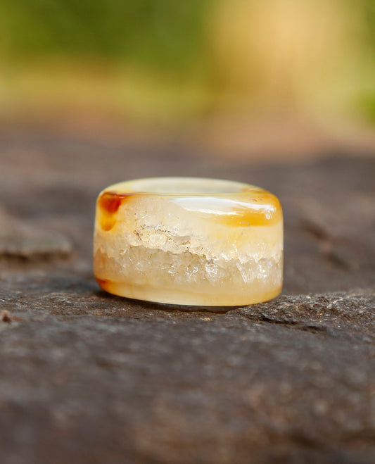 chamber | solid stone