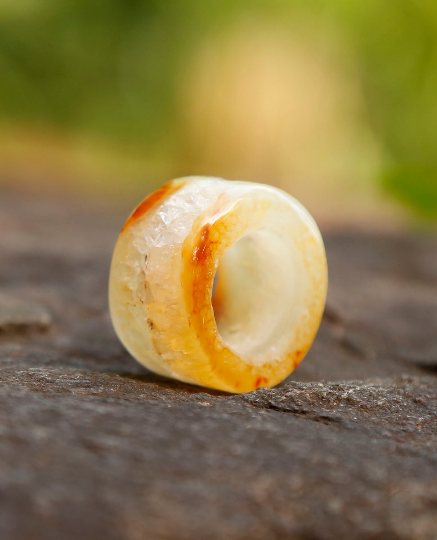 chamber | solid stone